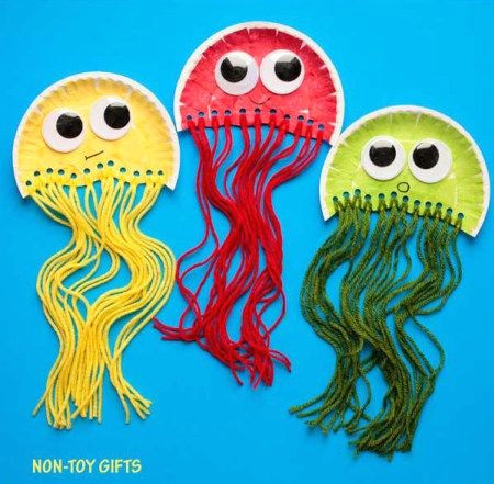 yarn jellyfish kid craft jellyfish kids crafts ocean kids craft crafts for kids kid crafts acraftylife com preschool