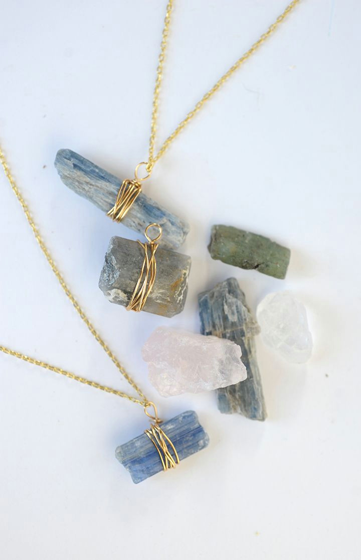 make this diy wire wrapped crystal pendant on aliceandlois com