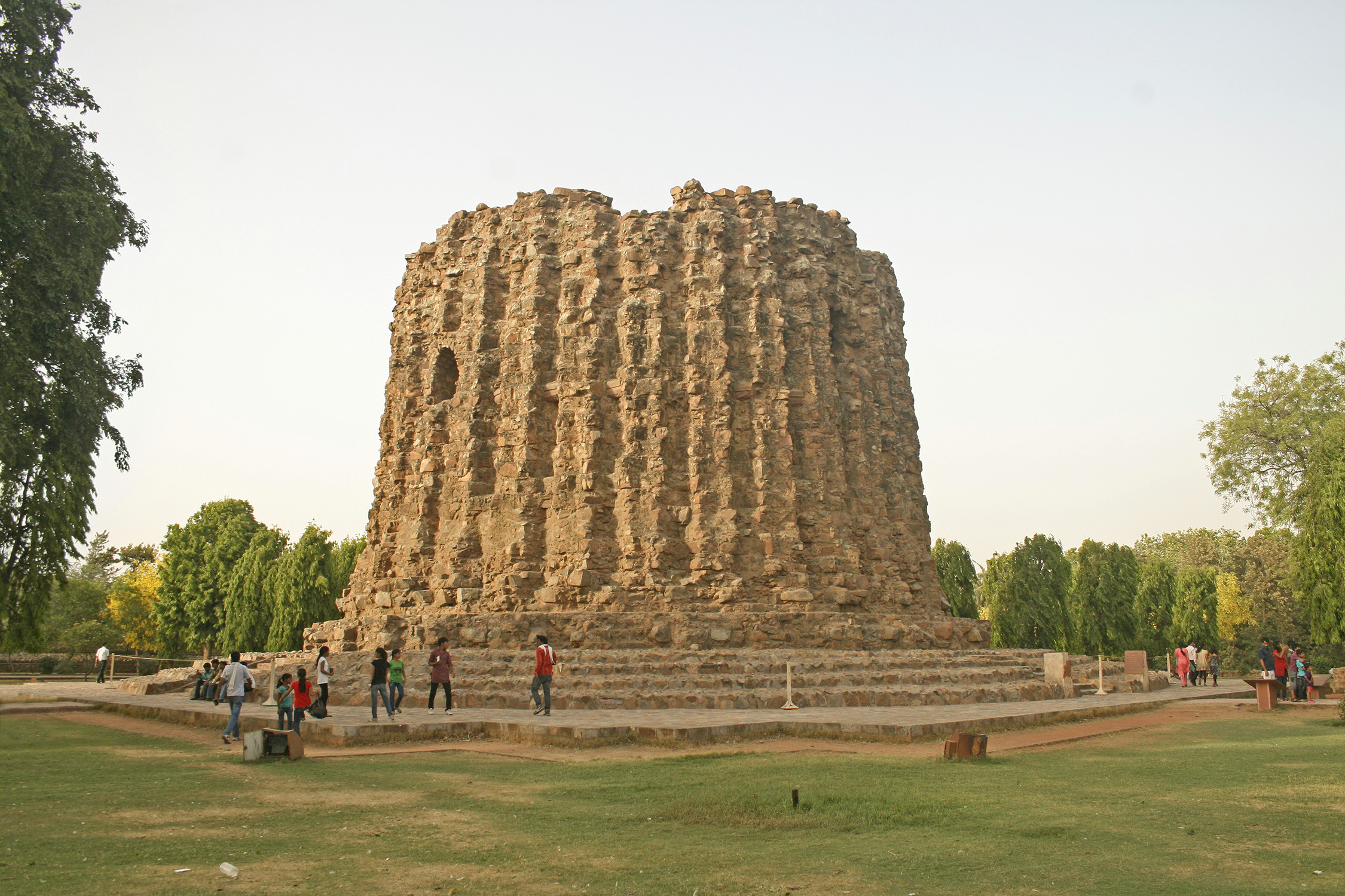 alai minar